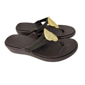 Crocs Sandals Womens Size 6 Sanrah Liquid Metallic Wedge Espresso Brown Gold